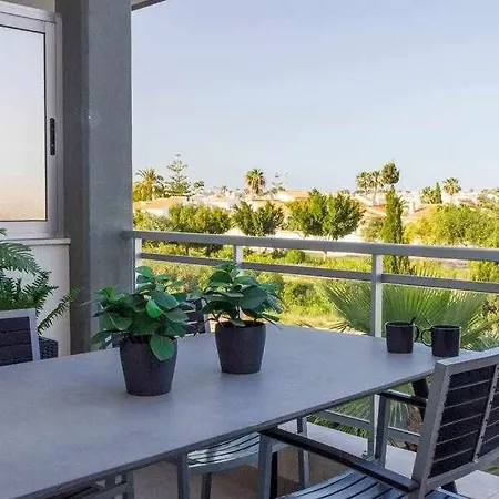 Pink Oasis - Winter By The Sea 阿利坎特