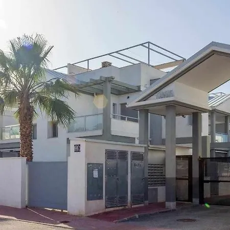 公寓 Pink Oasis - Winter By The Sea 阿利坎特