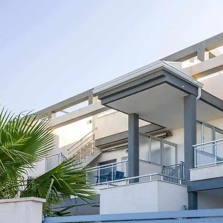 Pink Oasis Apartment Alicante